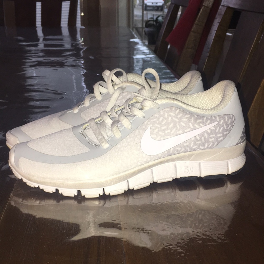 White Nike Free Runs 5.0